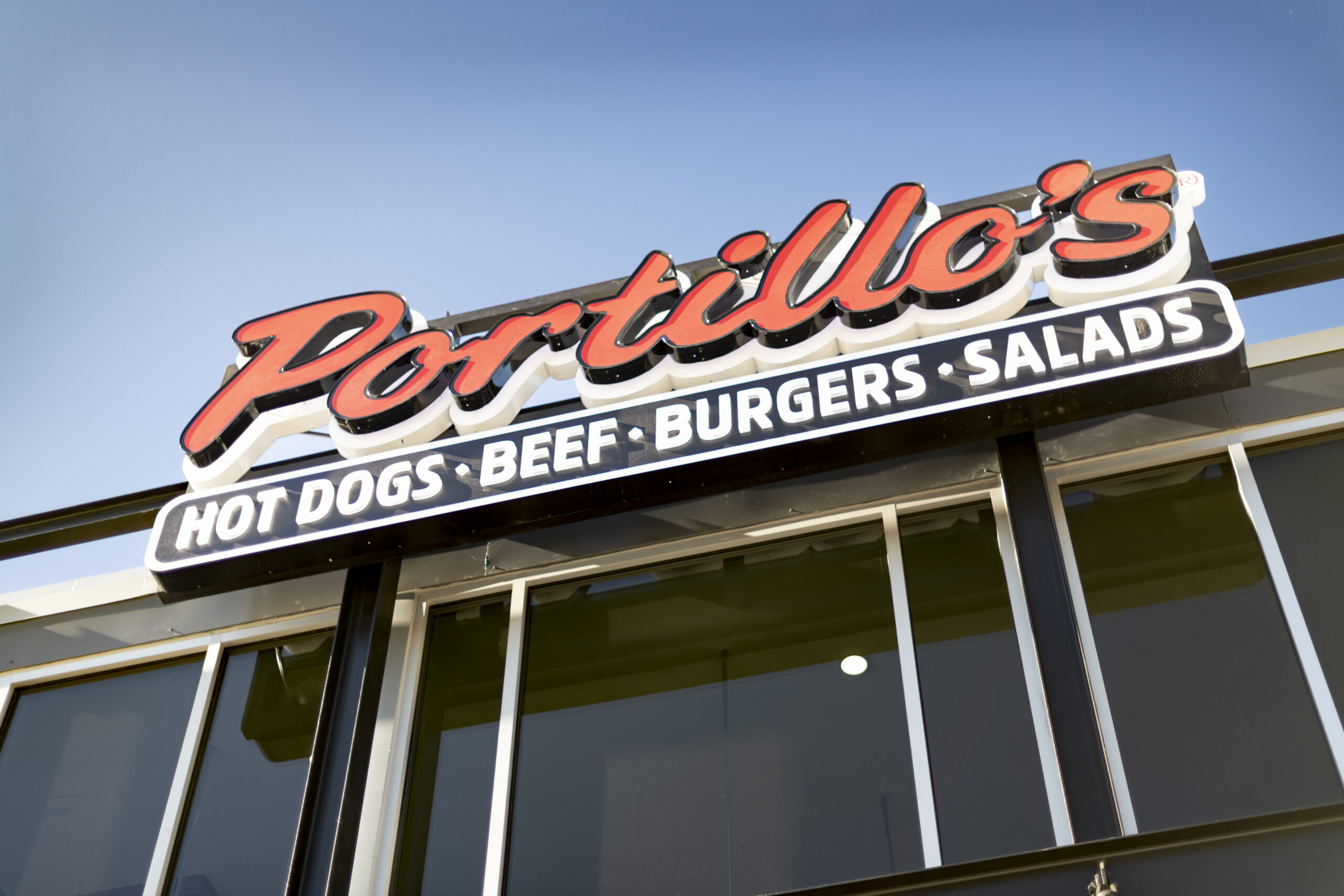 Chicago Restaurant Portillo's Opens First Texas Restaurant in The